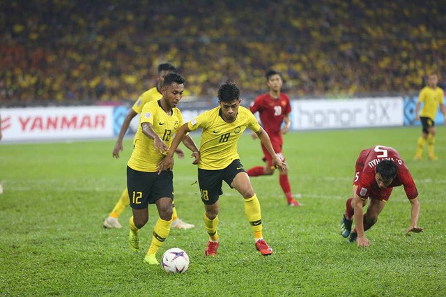 Malaysia thoát thua trước Việt Nam sau khi bị dẫn hai bàn