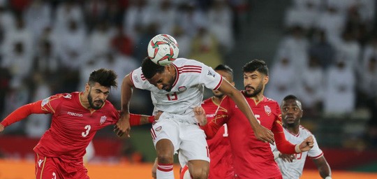Trận UAE hòa Bahrain 1-1 vẫn để lại nhiều điều tiếng về trọng tài