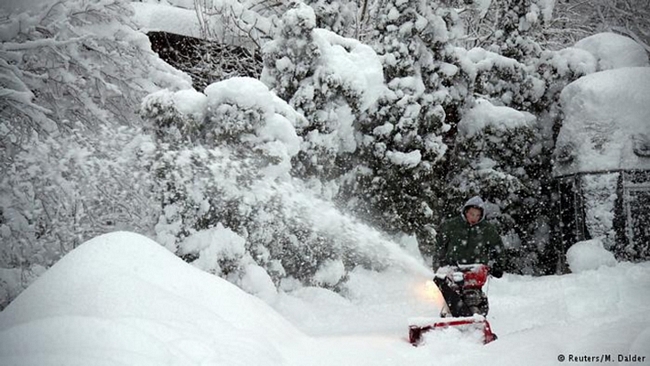 Chính quyền Áo cảnh báo những người trượt tuyết không đến các khu vực dốc và không lái xe ô tô trừ trường hợp cấp bách. Ảnh: DW