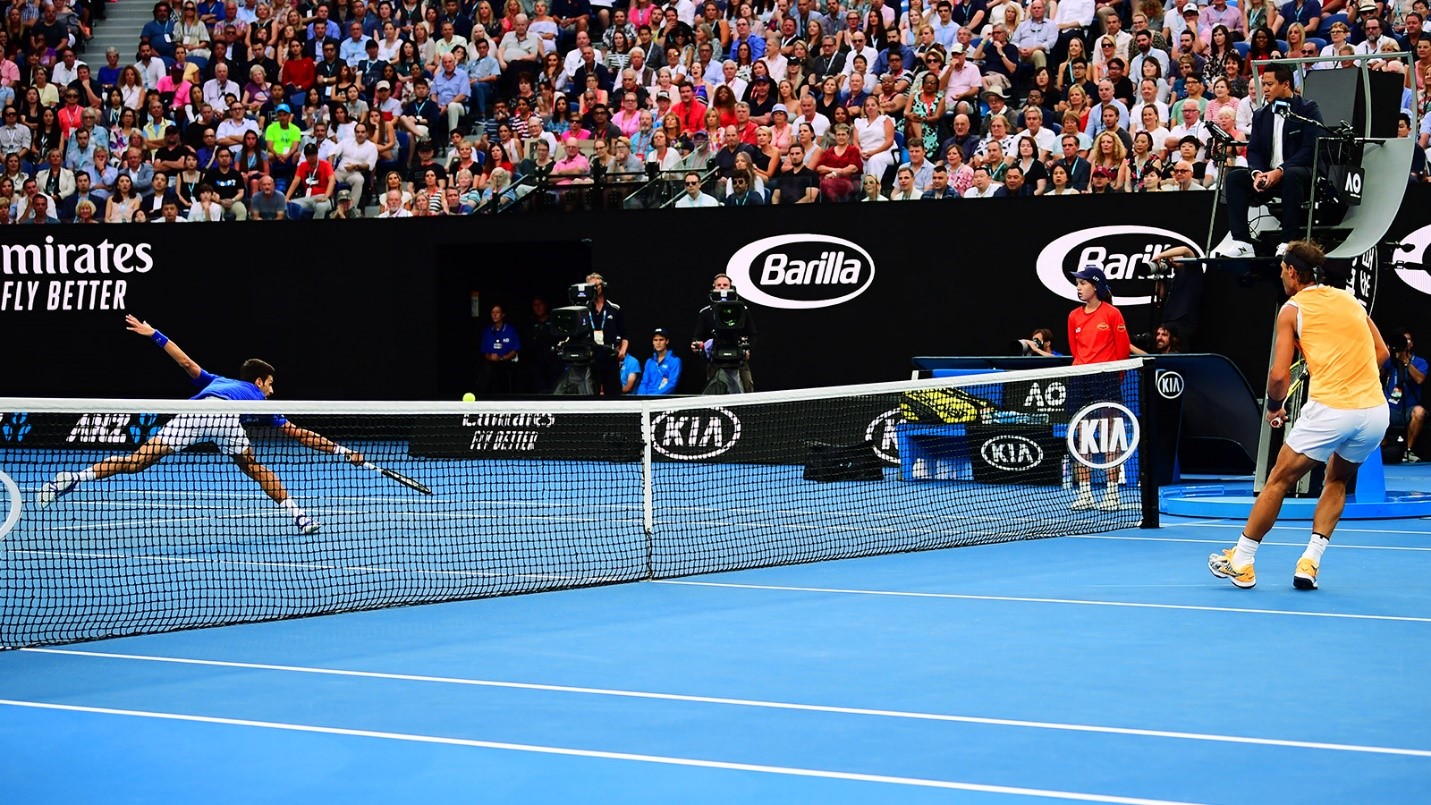 Trận chung kết đơn nam diễn ra không thật hấp dẫn bởi Nadal thua Djokovic quá dễ dàng trên mặt sân cứng. Ảnh: AUSOpen