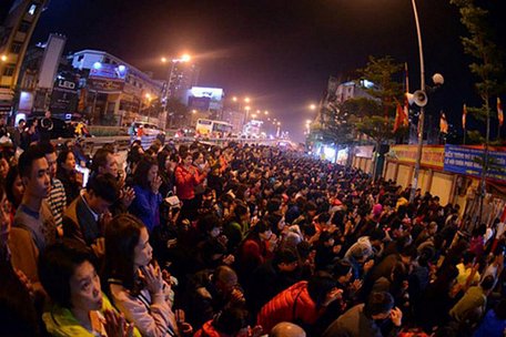  Hàng chục ngàn người dự lễ dâng sao giải hạn tại chùa Phúc Khánh, Hà Nội
