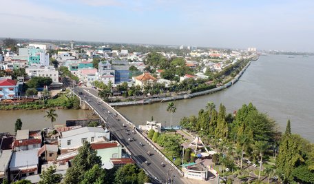Góc nhìn đẹp nhìn từ Khách sạn Sài Gòn- Vĩnh Long khiến nhiều du khách không nỡ rời mắt.
