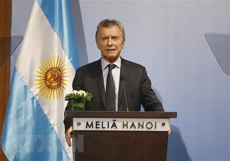 Tổng thống nước Cộng hòa Argentina phát biểu tại Diễn đàn Doanh nghiệp Việt Nam-Argentina. (Ảnh: Doãn Tấn/TTXVN)