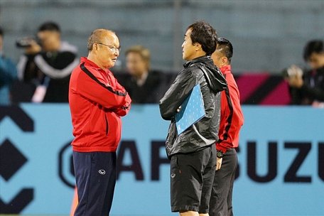  Ông Park tiến cử trợ lý Lee dẫn dắt một đội tuyển vào cuối năm. Ảnh: AFF