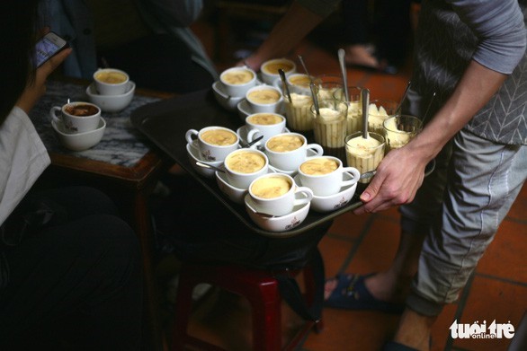 Cà phê trứng ở Hà Nội đã trở thành món uống độc đáo được nhiều người nước ngoài biết đến hơn nữa sau kỳ họp thượng đỉnh Mỹ - Triều - Ảnh: TTO