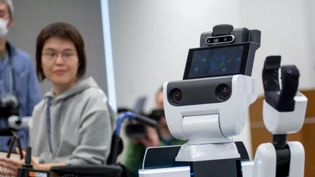   Robot hỗ trợ con người HSR của Toyota. (Nguồn: Getty Images)