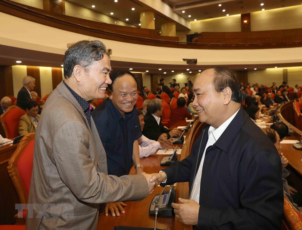 Thủ tướng Nguyễn Xuân Phúc với các vị lãnh đạo, nguyên lãnh đạo Đảng, Nhà nước dự hội nghị. (Ảnh: Phương Hoa/TTXVN)