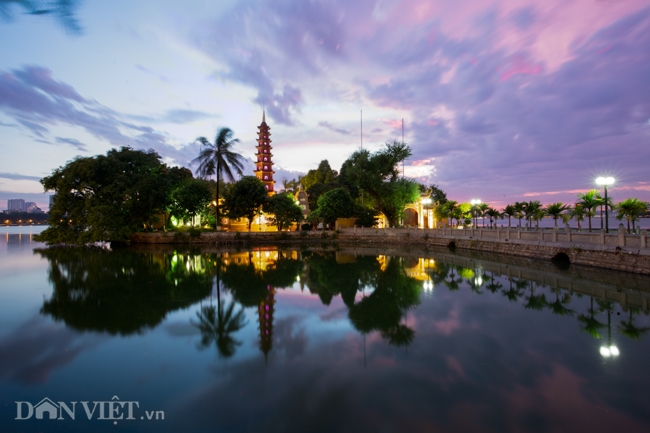 Trong suốt chiều dài lịch sử của mình, chùa Trấn Quốc luôn là một danh thắng nổi tiếng của kinh thành Thăng Long xưa cũng như Hà Nội ngày nay.