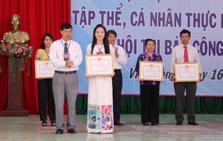 Trao giải cho các táºp thá».
