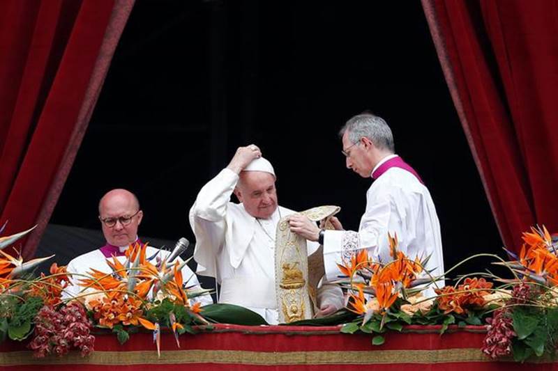 Giáo hoàng Francis lên án vụ tấn công bạo lực tàn nhẫn tại Sri Lanka, đặc biệt khi nó diễn ra liên hoàn và đẫm máu tại các nhà thờ Công giáo đúng dịp Lễ Phục sinh - Ảnh: REUTERS