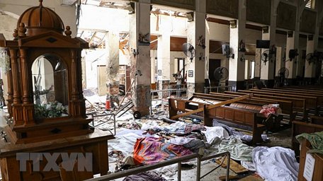  Hiện trường vụ nổ bên trong nhà thờ ở Kochchikade, Colombo, Sri Lanka, ngày 21/4/2019. (Ảnh: AFP/TTXVN)