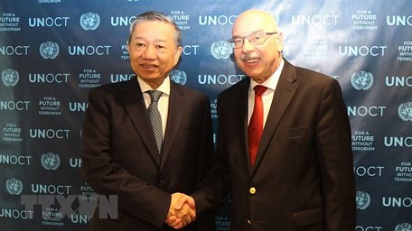  Bộ trưởng Tô Lâm và Phó Tổng Thư ký Liên Hợp quốc phụ trách phòng, chống khủng bố Vladimir Voronkov. (Ảnh: Hoài Thanh/TTXVN)