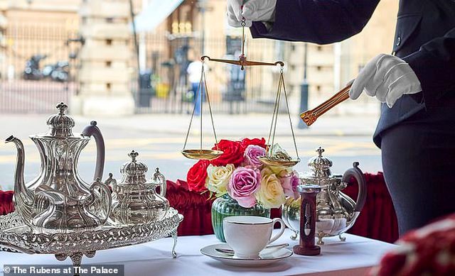 Có gì ở tách trà đắt nước vương quốc Anh, trị giá 14,6 triệu đồng