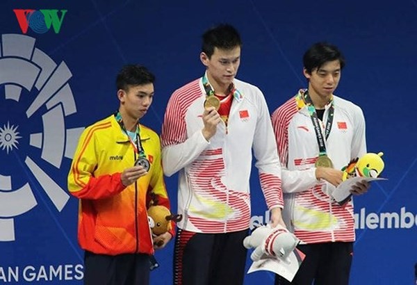 Nguyễn Huy Hoàng giành vé đầu tiên dự Olympic Tokyo cho đoàn thể thao Việt Nam. 