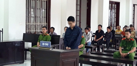 Bị cáo Nguyễn Minh Thạnh nghe tòa tuyên án.