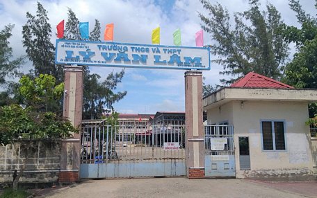 Trường THCS – THPT Lý Văn Lâm.