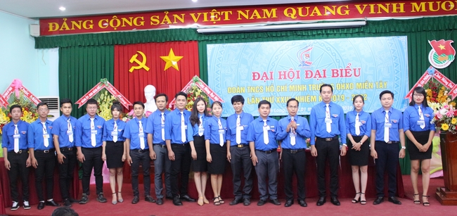 BCH Đoàn TNCS Hồ Chí Minh Trường ĐH Xây dựng miền Tây ra mắt đại hội.
