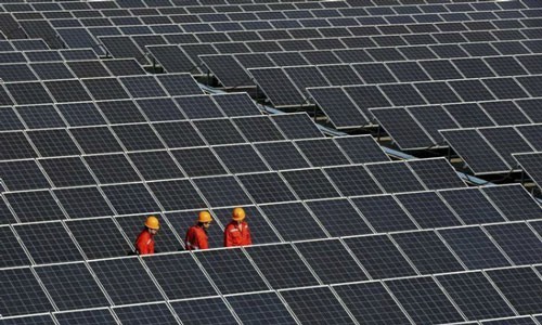 Việt Nam hiện dẫn đầu trong khu vực về điện năng lượng mặt trời, chiếm 44% tổng công suất ở Đông Nam Á. Ảnh: REUTERS