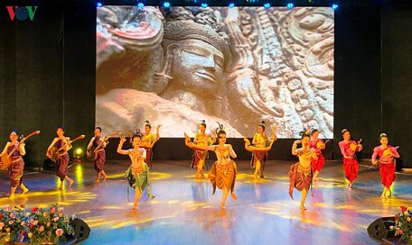 Chương trình biểu diễn nghệ thuật trong khuân khổ Tuần văn hóa Campuchia tại Việt Nam.