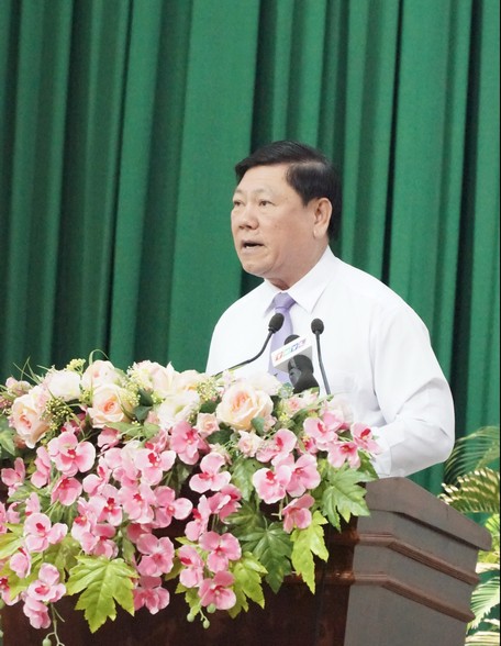 Bí thư Tỉnh ủy- Trần Văn Rón đến dự và phát biểu chỉ đạo tại kỳ họp