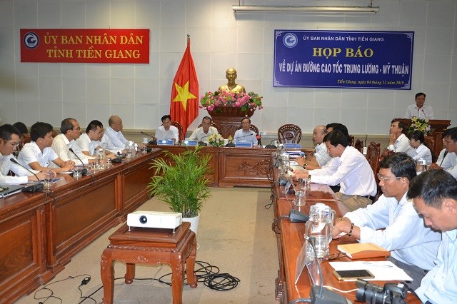 Quang cảnh buổi họp báo dự án cao tốc Trung Lương - Mỹ Thuận