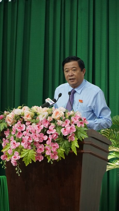 Phó Bí thư Thường trực Tỉnh ủy, Chủ tịch HĐND tỉnh- Bùi Văn Nghiêm phát biểu tại kỳ họp