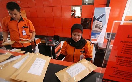 Công ty bưu điện Indonesia (Pos Indonesia) ra thông báo không nhận bưu kiện từ tỉnh Hồ Bắc (Nguồn : Indopolitika).
