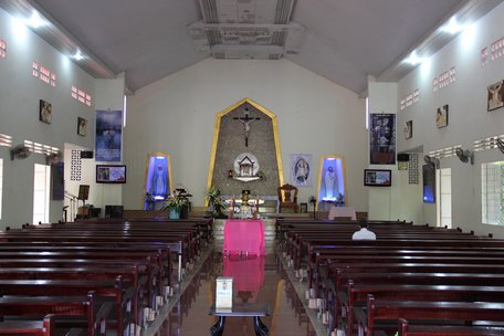 Kể từ ngày 28/3/2020, các nhà thờ trong Giáo phận Vĩnh Long đã ngưng tổ chức thánh lễ, sinh hoạt cộng đoàn.