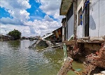 Vì sao sạt lở bờ sông ở Đồng bằng sông Cửu Long gia tăng bất thường?