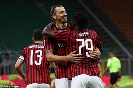  Zlatan Ibrahimovic cùng Milan thắng đậm Juventus. (Nguồn: Getty Images)