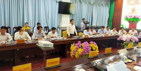 Bộ trưởng Bộ Giao thông- Vận tải Nguyễn Văn Thể làm việc với lãnh đạo 2 tỉnh Vĩnh Long và Đồng Tháp mới đây.