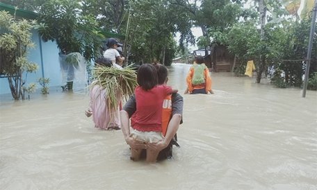  Bão nhiệt đới Saudel, đã gây lũ lụt trên diện rộng ở tỉnh Quezon, Philippines, ngày 21/10. Ảnh: Reuters.