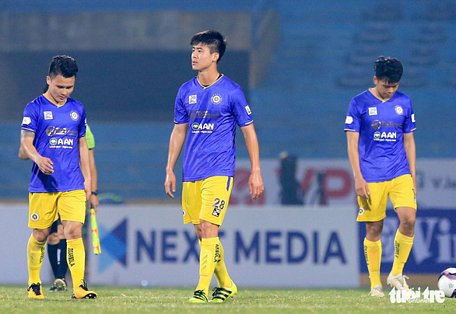 Hà Nội FC thua ngược Bình Dương 1-2 ngay tại Hàng Đẫy vào tối 23-1 - Ảnh: HỮU TẤN