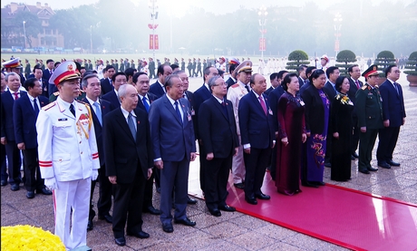 Đoàn lãnh đạo Đảng, Nhà nước chuẩn bị vào Lăng viếng Chủ tịch Hồ Chí Minh.