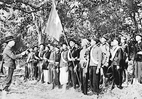 Quang cảnh ngày thành lập Đội Việt Nam Tuyên truyền giải phóng quân tại khu rừng Trần Hưng Đạo.Ảnh tư liệu