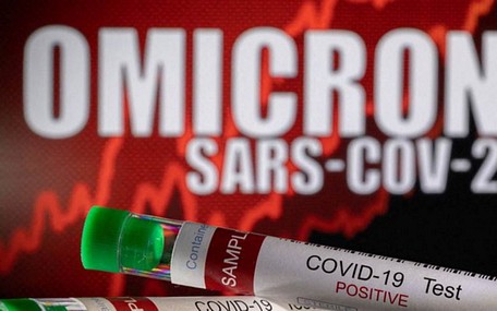 3 ca nhiễm virus SARS-CoV-2 mắc biến chủng Omicron được phát hiện là 3 ca đầu tiên nhiễm biến chủng này tại cộng đồng ở TP HCM.