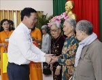 Chủ tịch nước thăm, chúc Tết, tặng quà tại tỉnh Vĩnh Long