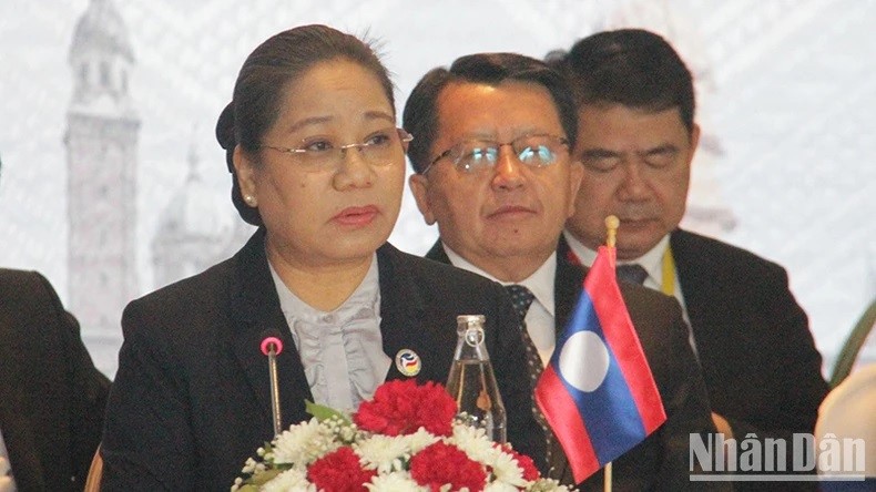 Bộ trưởng Thông tin, Văn hóa và Du lịch Lào Suansavanh Viyaketh chủ trì Hội nghị. (Ảnh: Hải Tiến)