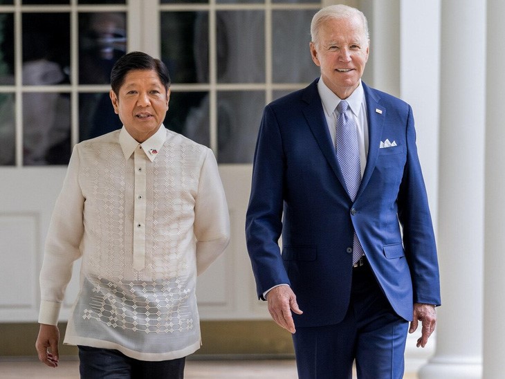 Tổng thống Philippines Ferdinand Marcos Jr. gặp Tổng thống Mỹ Joe Biden trong chuyến thăm Washington hồi tháng 5/2023 - Ảnh: AFP