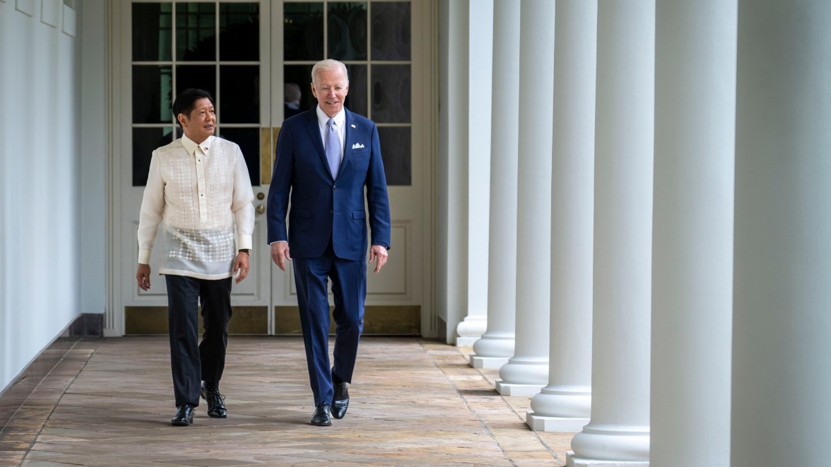 Tổng thống Joe Biden và người đồng cấp Philippines Ferdinand Marcos Ảnh: New York Times