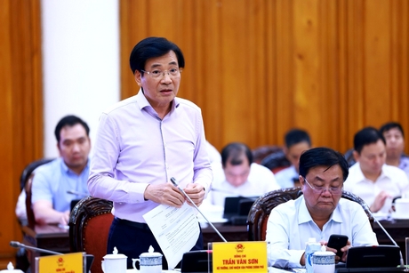 Bộ trưởng, Chủ nhiệm Văn phòng Chính phủ Trần Văn Sơn phát biểu tại cuộc họp - Ảnh VGP/Nhật Bắc