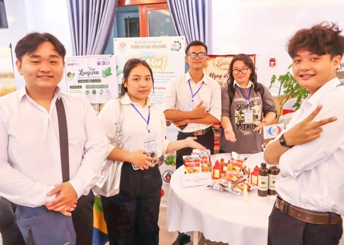 Hương vị đặc sản bún nước lèo... bay xa