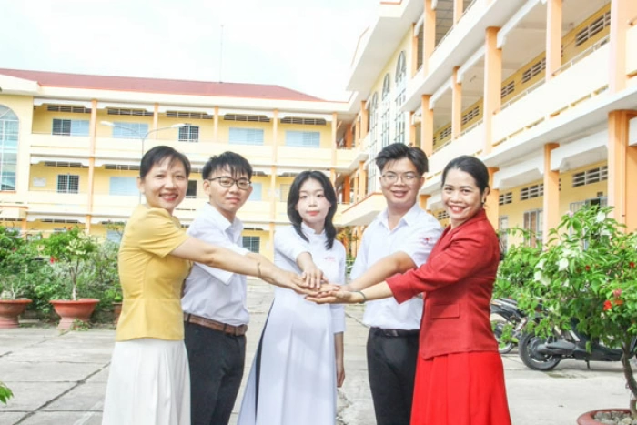Gương sáng điểm 10 tại Trường THPT Bình Minh
