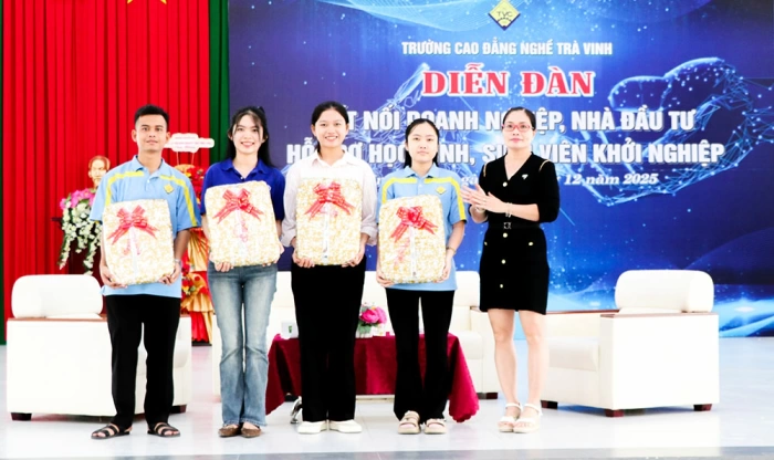 Thắp sáng ý tưởng khởi nghiệp cho học sinh, sinh viên