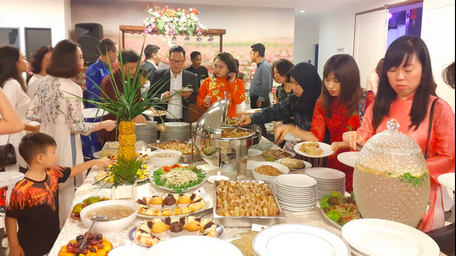 Những món ăn truyền thống mang hương vị Tết cổ truyền dân tộc. (Ảnh: ĐSQ)