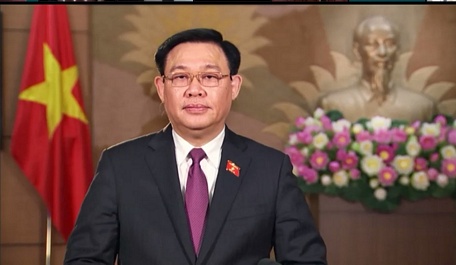 Chủ tịch Quốc hội Vương Đình Huệ phát biểu tại Lễ kỷ niệm 45 năm thành lập Trường ĐH Kinh tế TP Hồ Chí Minh.