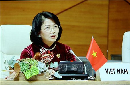 Phó Chủ tịch nước Đặng Thị Ngọc Thịnh phát biểu tại Hội nghị Cấp cao lần thứ 18 Phong trào Không liên kết. Ảnh: Phương Hoa/TTXVN