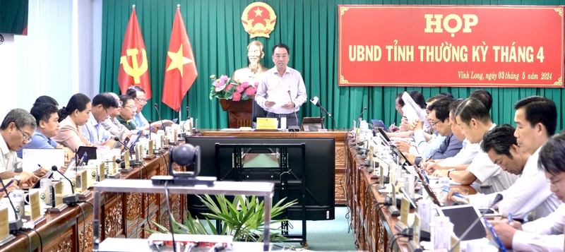 Chủ tịch UBND tỉnh- Lữ Quang Ngời chủ trì cuộc họp thường kỳ tháng 4/2024.